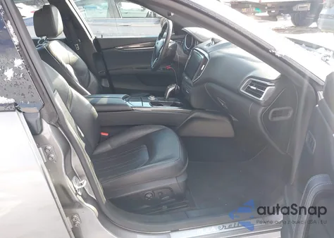 2019 Maserati Ghibli z USA, uszkodzony, nr VIN ZAM57XSAXK1320810